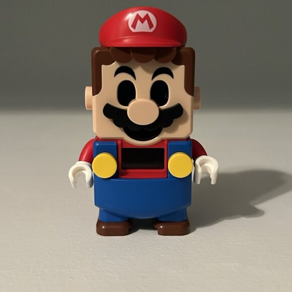 LEGO Super Mario: Interactive Mario - Picture 7 of 13